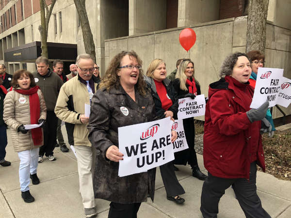 ESF UUPers on the quad in support of contract negotiations.